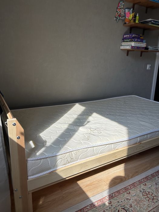 Деревянная кровать икея