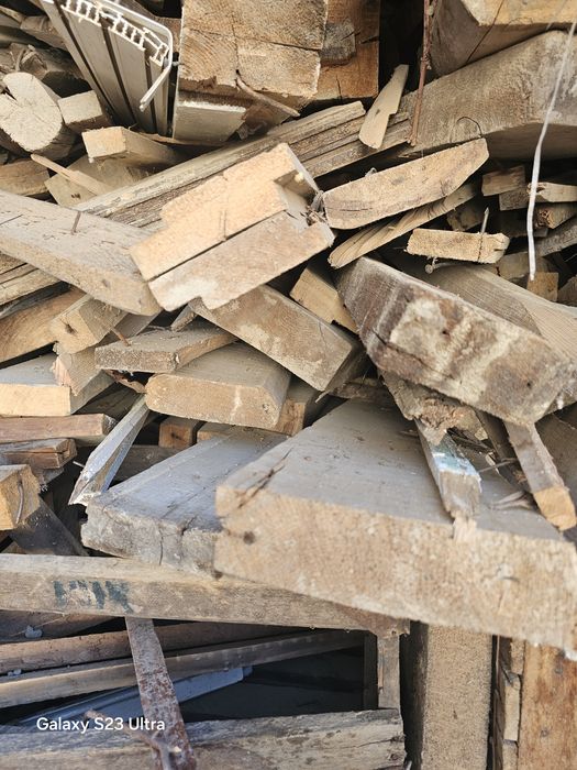 Утин сотилади бир мошин чикади