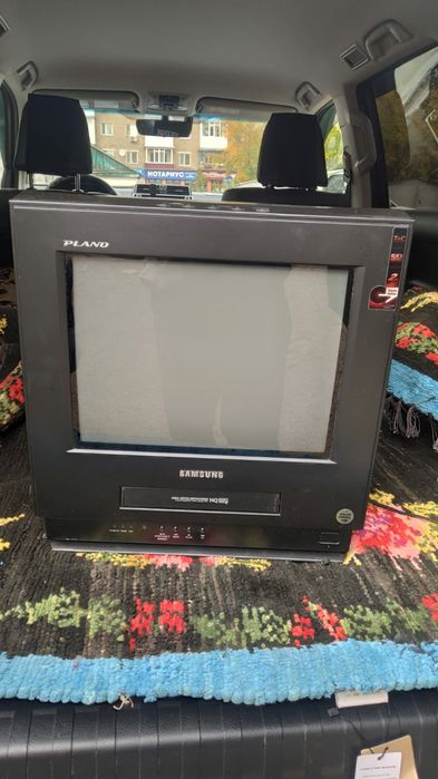 Телевизор " Samsung " Plano