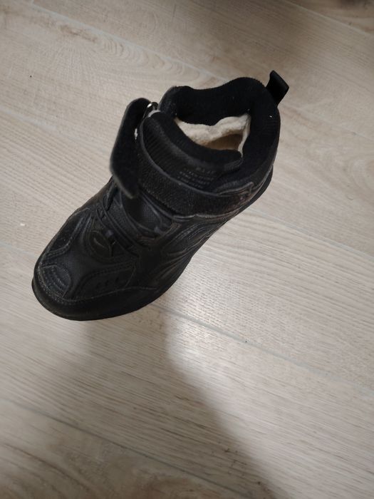 Продам ботинки на мальчика