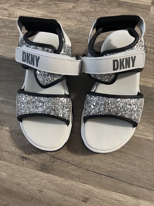 Детски сандали DKNY