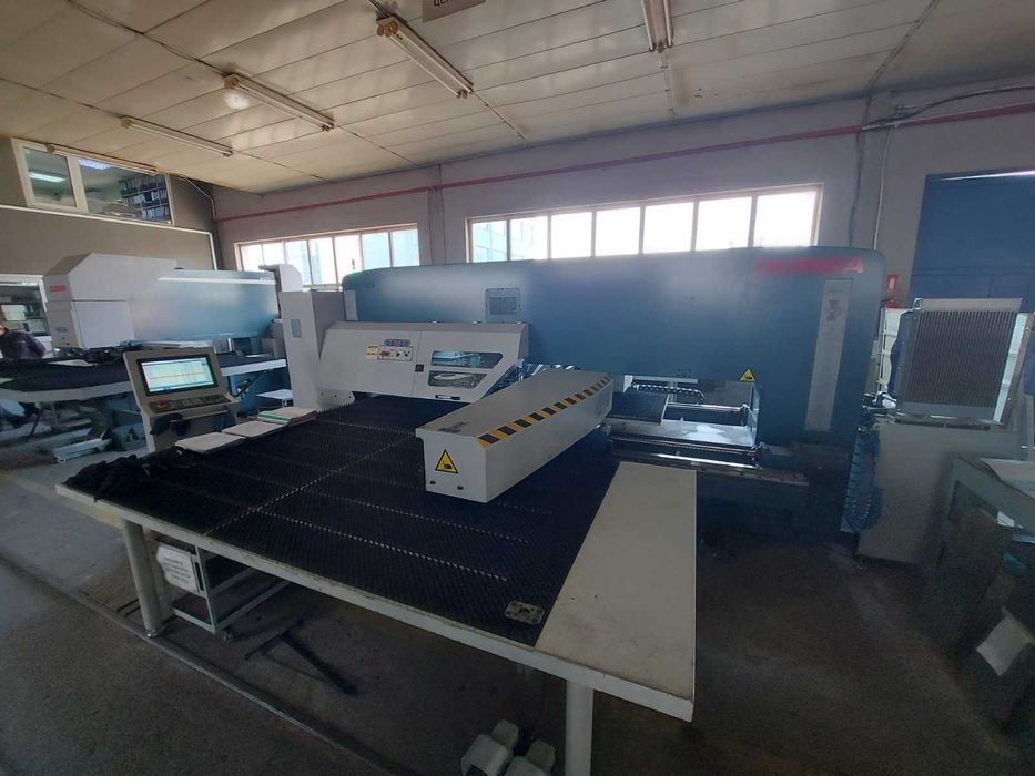CNC щанцова машина Durma TP123