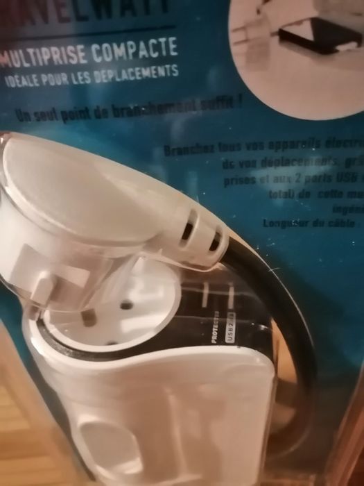 Туристически адаптер /2 usb