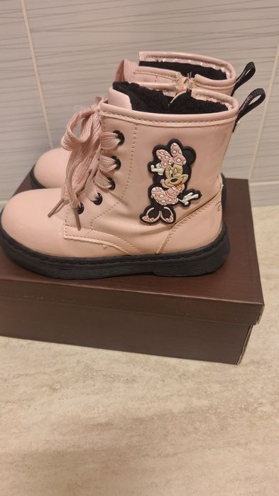 Vand ghete  roz sidefate, Minnie  mar.28