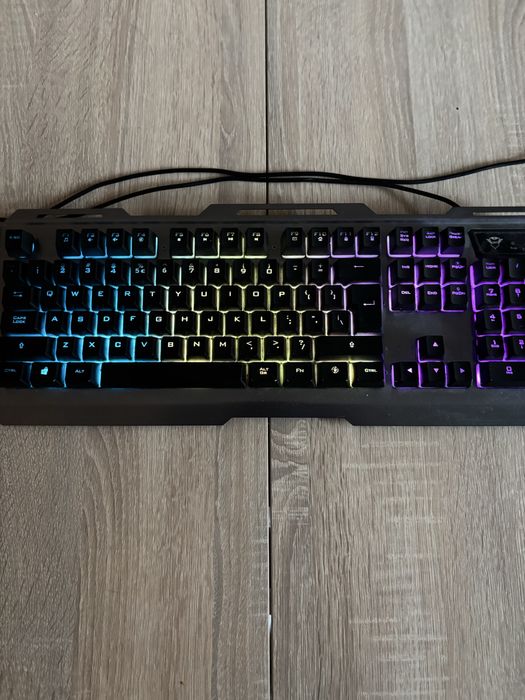 Геймърска клавиатура gxt