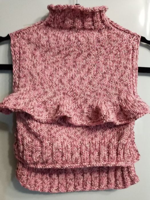 Продам детские кофточки.