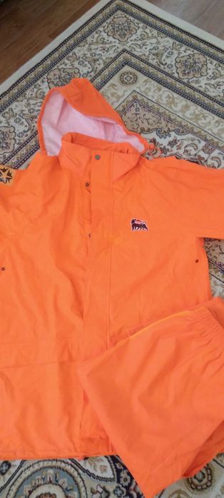 Дождевик и жакет SAIPEM.