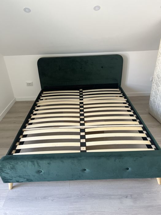 Vand pat tapitat verde catifea cu saltea