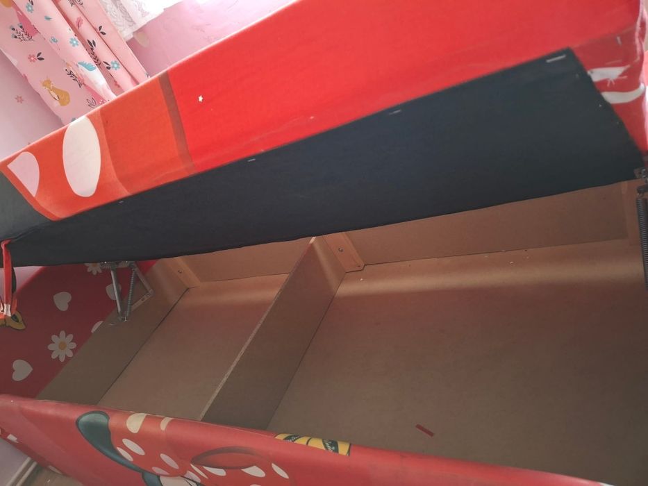 Pat tapitat pentru fetite cu lada de depozitare 180x90