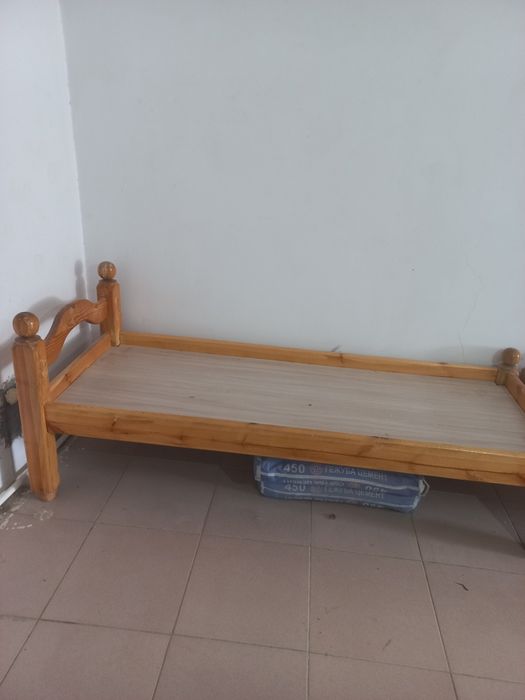 Ағаш кроват сатылады