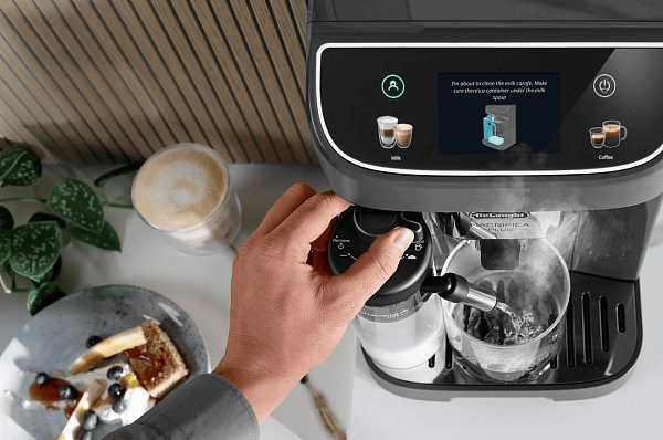 Kофемашина DeLonghi ECAM320.60.B Magnifica Plus