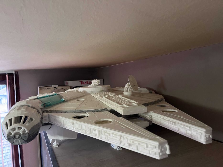 Star Wars Millennium Falcon / Хилядолетния Сокол