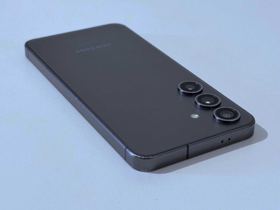 Бартер! Samsung Galaxy S24 Onyx Black (Черен) 100% Батерия.