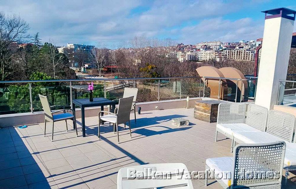 Продава се Двустаен апартамент в Бяла - 143 кв.м за 378 €/кв.м - Снимка #1