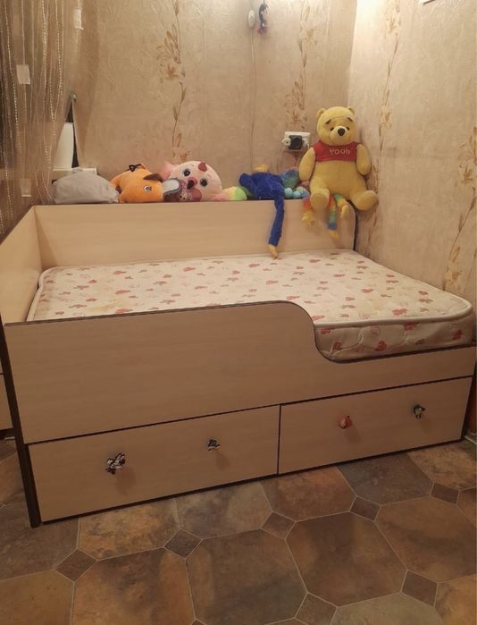 Детская кроватка 133*82