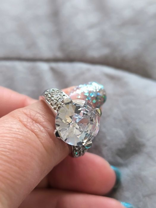 Сребърен пръстен с камък