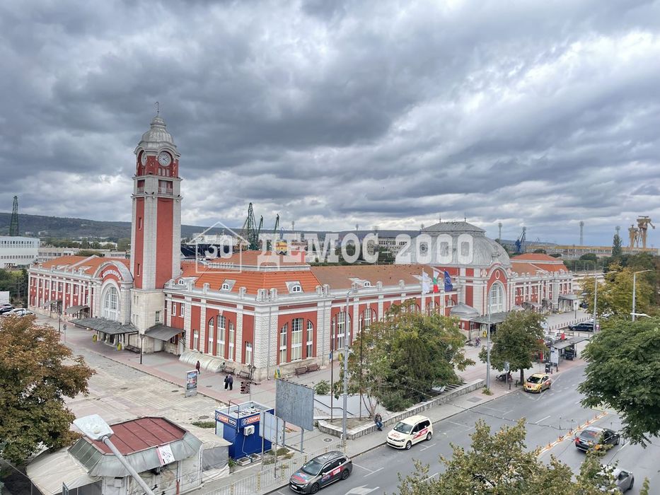 Дава се под наем Двустаен апартамент в Варна, ЖП Гара - 75 кв.м за 765 € - Снимка #9