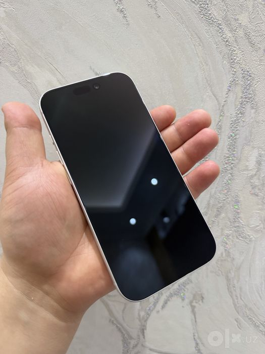 iPhone 17 pro Silver sotiladi