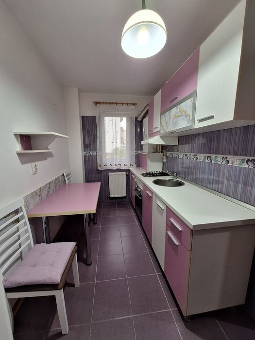 Închiriez garsonieră