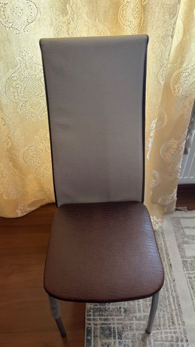 Стулья в отличном состояний