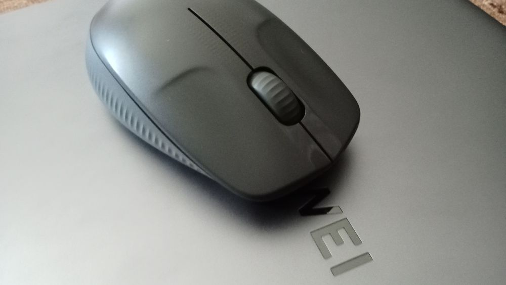 Наудбук HUAWEI новыи