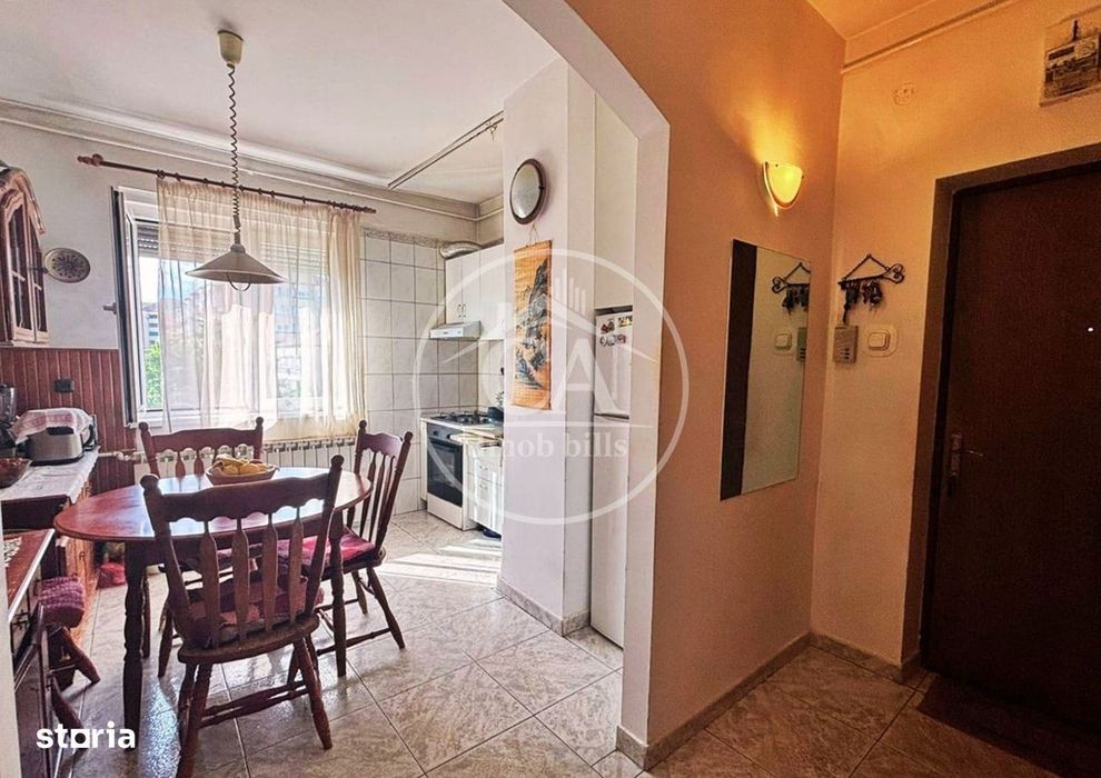Apartament de vanzare cu 3 camere in zona Dacia Oradea