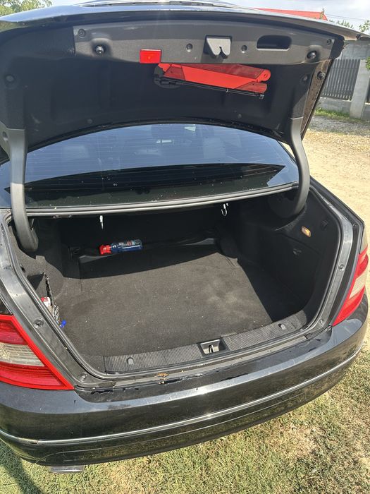 Masina intretinuta,autoturism,mercedes benz,C 200