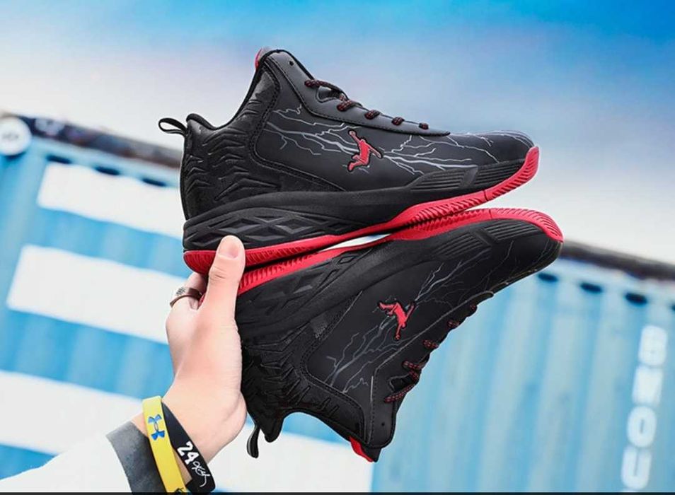 Нови баскетболни обувки, сникърси, маратонки