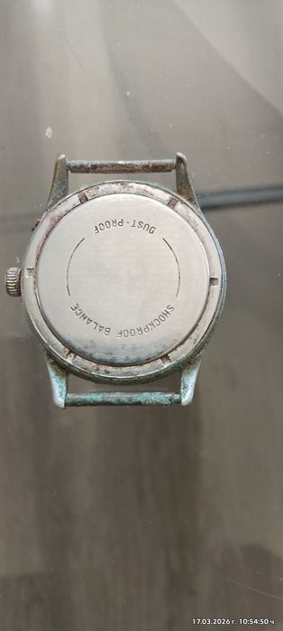 Този артикул е ретро швейцарски часовник Rado с 21 камъка,