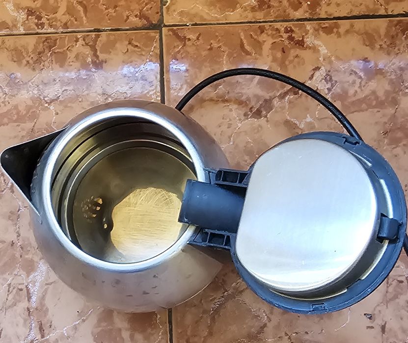 Чайник, млековарка, кана електрическа, мини сгъваем сешоар,голям сушоа