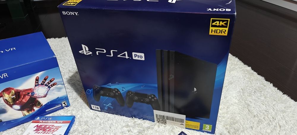 Pachet PS4 Pro edition+ PlayStation VR+9 jocuri