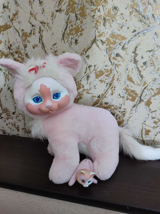 Мягкие игрушки и куклы.