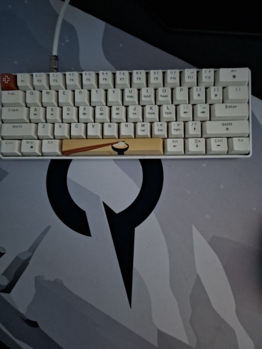 Vând tastatura qwertykey rice alb