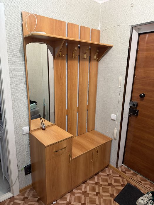Продам Прихожую хорошее состояние
