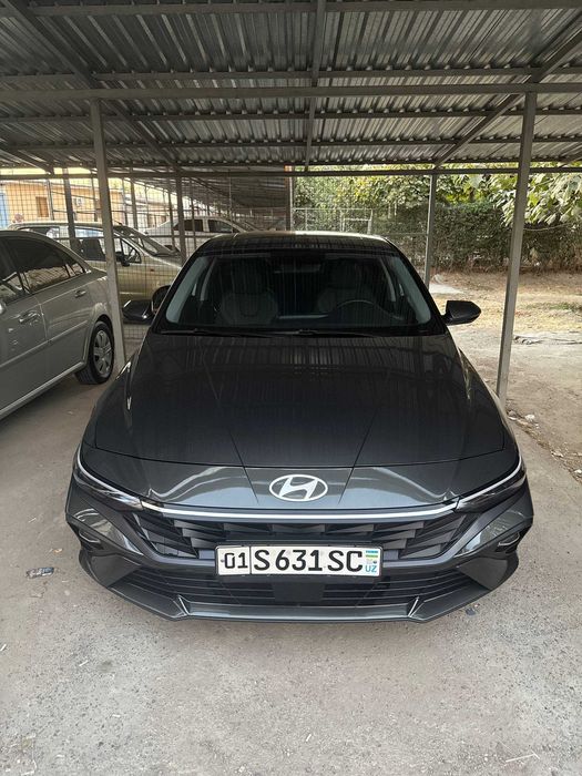 Hyundai ELANTRA 2024 год, пробег 42000 в рассрочку