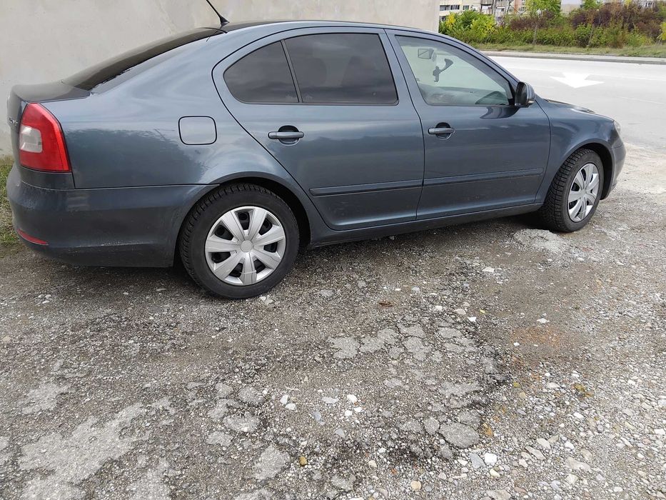 Шкода Октавия 1.8