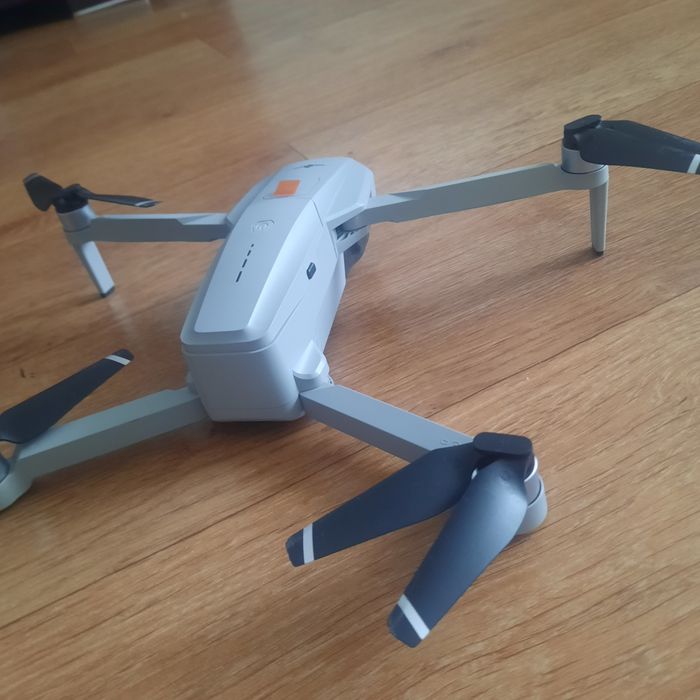 Продам дрон USER MANUAL