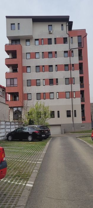 Închiriez apartament