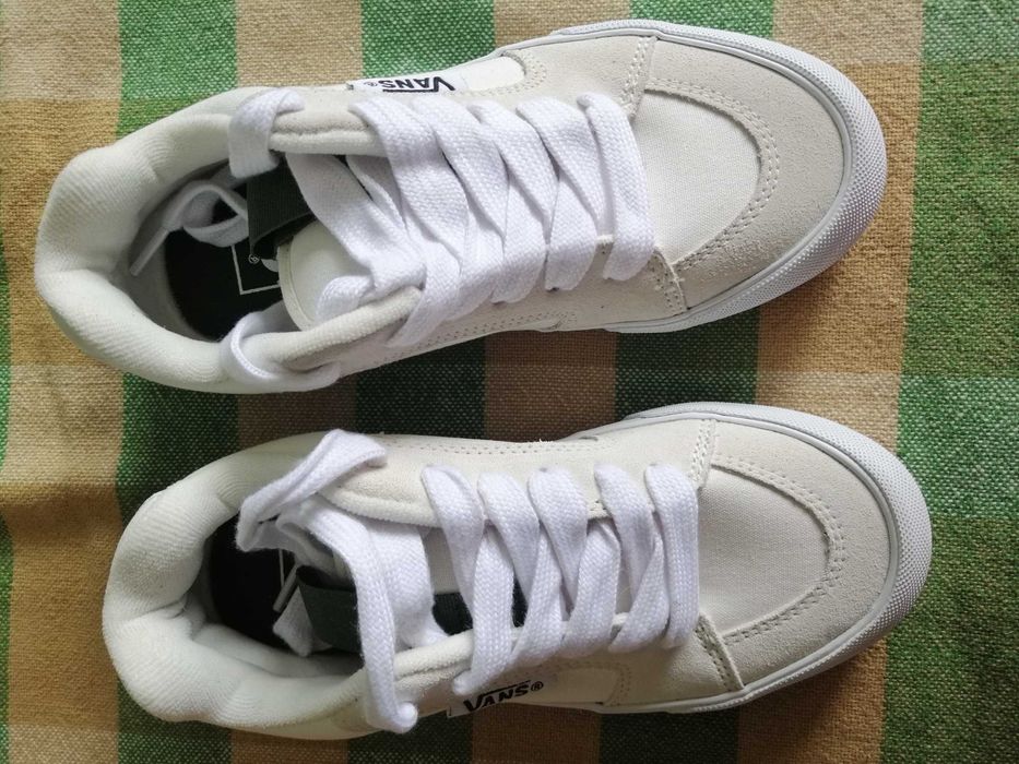 Нови спортни обувки Vans