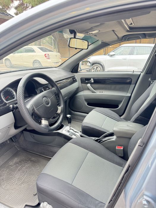 Lasetti 2013-yil Avtamat. 1,6 sotiladi