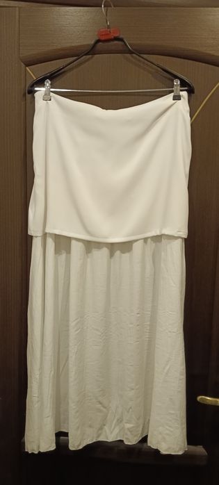 Продам костюмы и платье