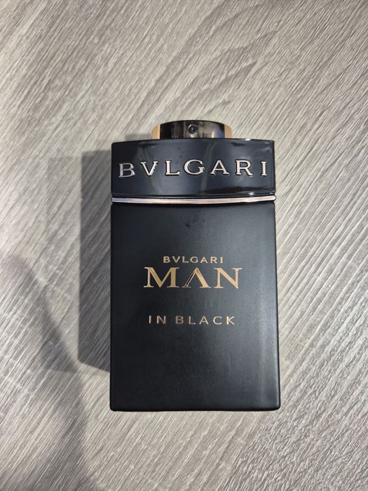 Se vinde : Bvlgari Man In Black Eau de Parfum apa parfum aprox 90ml