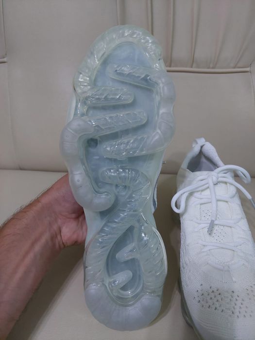 Vand adidasi nike vapormax