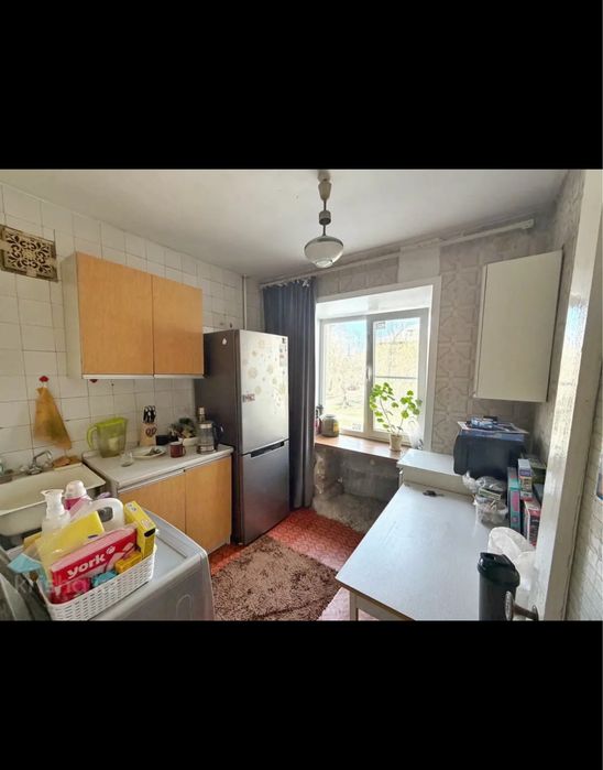 Продам 2 комнатую кайсенова 125