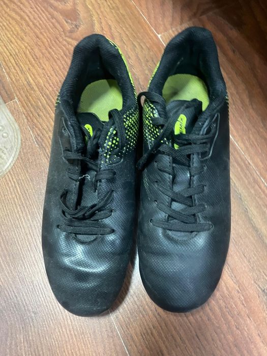 Продам бутцы футбольные