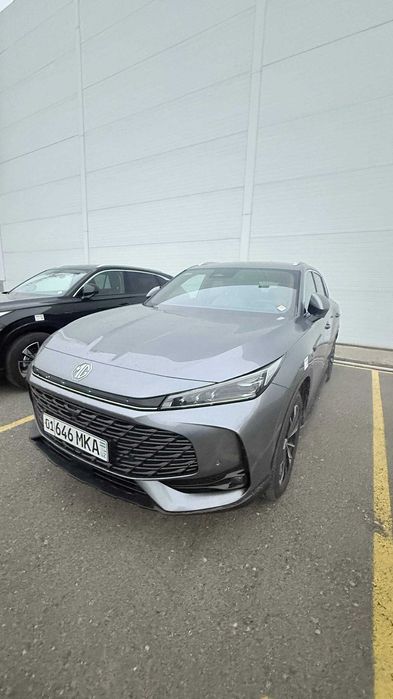 MG E-HS гибрит полноценный кроссовер