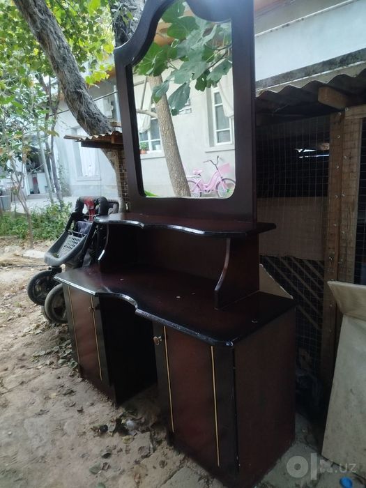 Продам тримо телевизор и подставка для тв