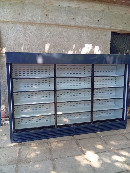 Витрина холодильник