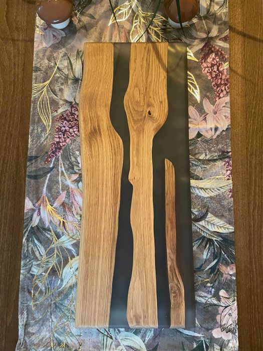 Platou din lemn de stejar și rășină epoxidică