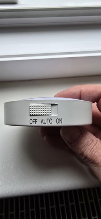 Lampa de veghe cu senzor de miscare . Incarcare cablu usb